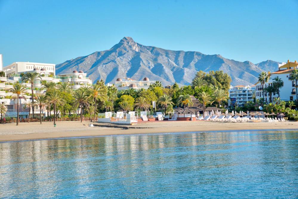 Playas Del Duque, Puerto Banus, Golf .Playa Y Compras Apartment Marbella Bagian luar foto