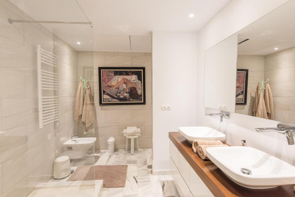 Playas Del Duque, Puerto Banus, Golf .Playa Y Compras Apartment Marbella Bagian luar foto