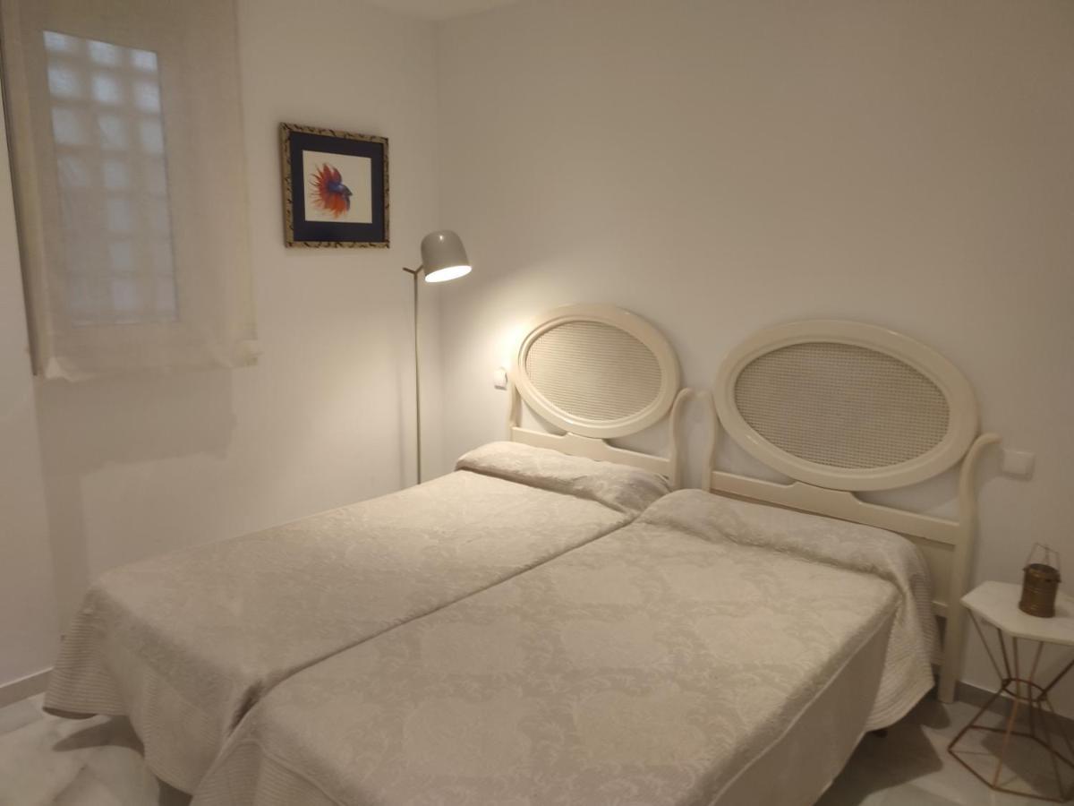 Playas Del Duque, Puerto Banus, Golf .Playa Y Compras Apartment Marbella Bagian luar foto